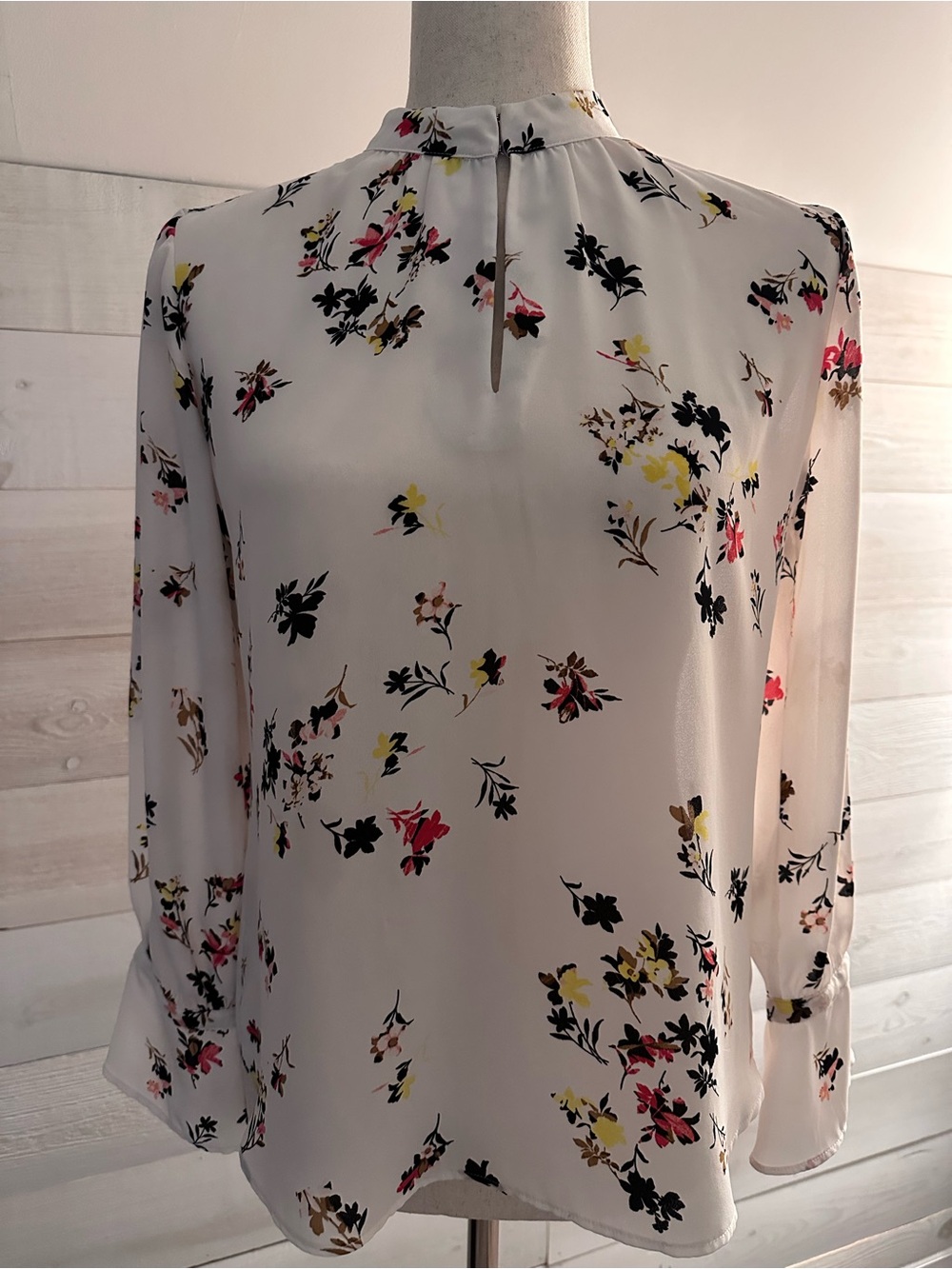 Ann Taylor Factory Cream Floral High Neck Blouse - XSP